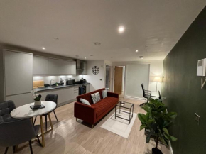 Stylish Ground Floor Apartment in The Heart Of Woking